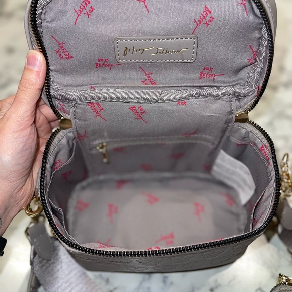 Betsey Johnson Skull crossbody bag with removable pouch - Picture 2 of 4